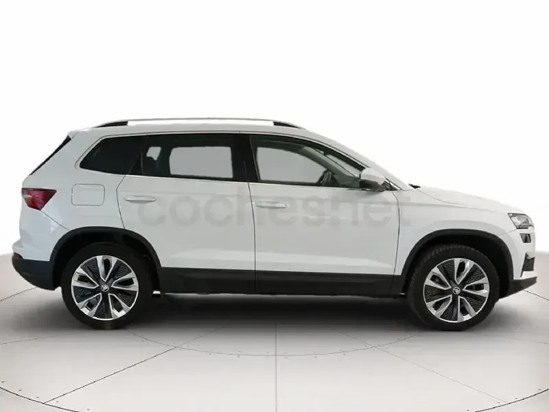 Usado Skoda Karoq Selection 150 CV (110 kW) 2024 Blanco SUV
