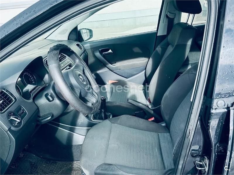 Usado VW Polo Advance 85 CV (62 kW) 2010 Negro Utilitario