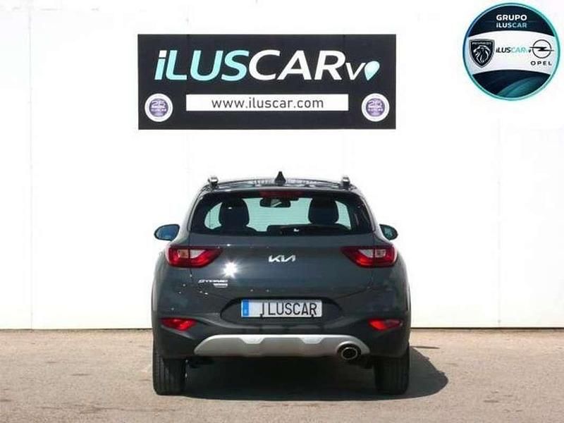 Usado Kia Stonic 120 CV (88 kW) 2021 Perennial grey SUV
