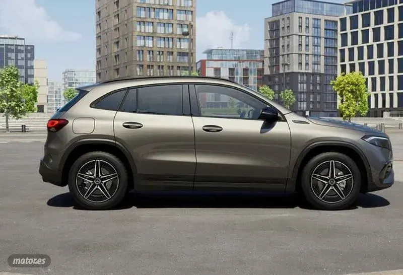 Usado Mercedes EQA250 AMG line 139 kW (190 CV) 2022 Gris SUV