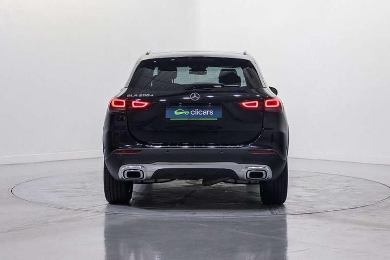 Usado Mercedes GLA200 150 CV (110 kW) 2022 Negro SUV