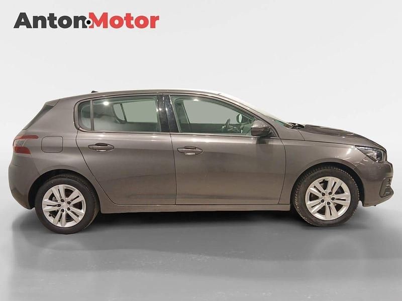 Usado Peugeot 308 Active 131 CV (96 kW) 2021 Gris Utilitario