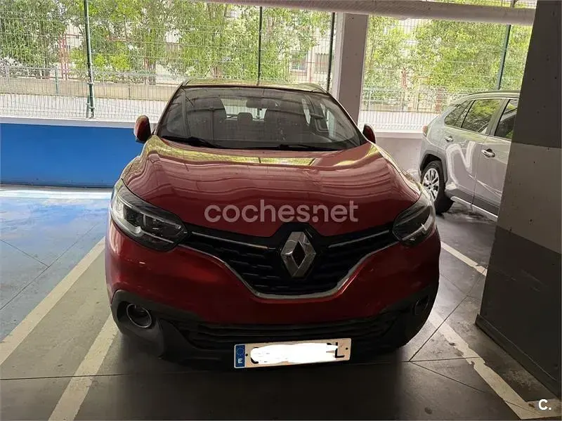 Usado Renault Kadjar Zen 130 CV (95 kW) 2017 Rojo SUV