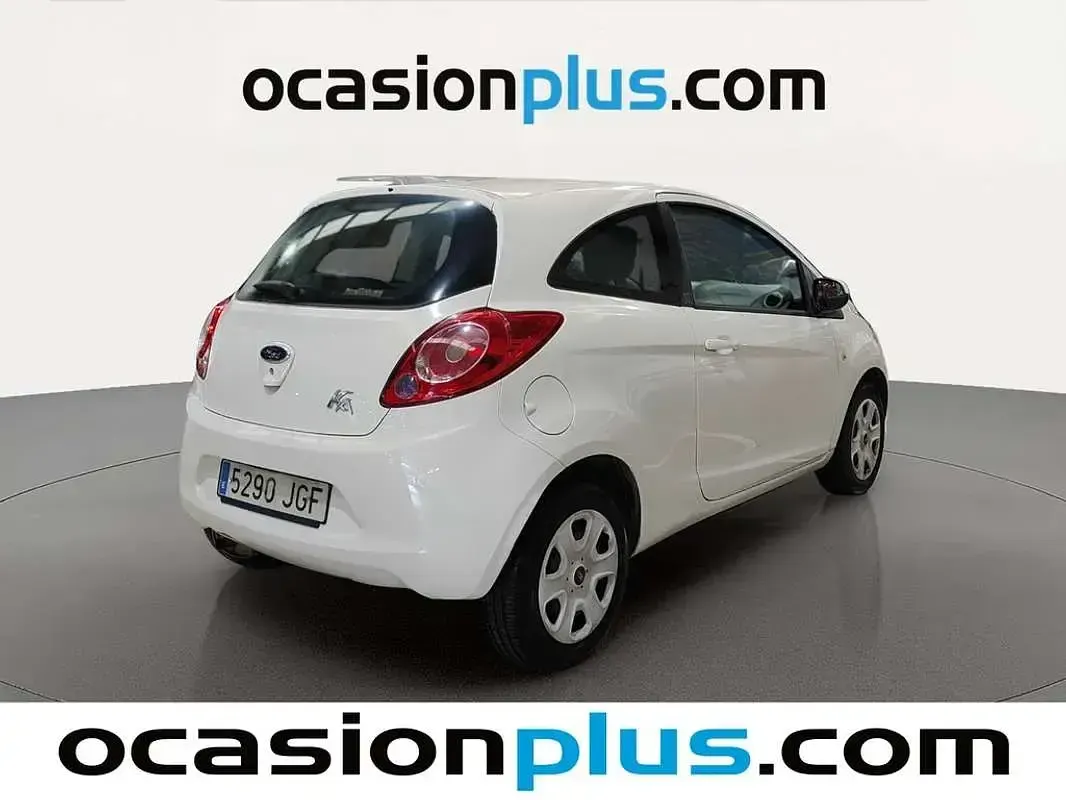 Usado Ford Ka Trend+ 69 CV (50 kW) 2015 Blanco Utilitario
