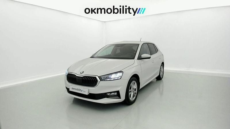 Blanco candy Usado 2024 Skoda Fabia Selection Utilitario | 13.401 € (Buen precio) - Imagen 1/4