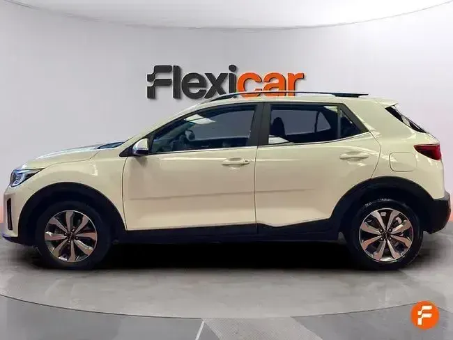 Usado Kia Stonic 100 CV (73 kW) 2021 Blanco SUV