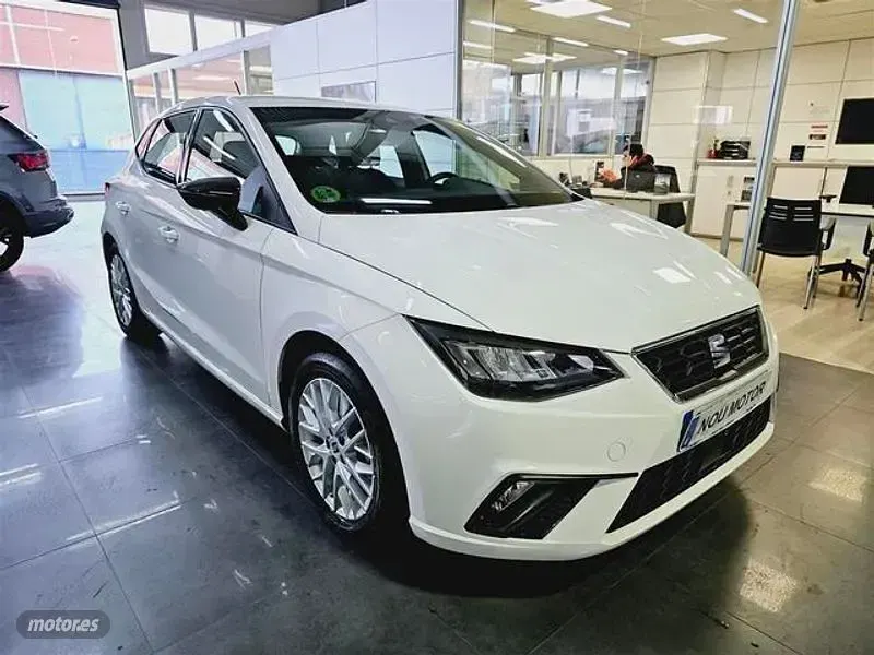 Usado Seat Ibiza FR 115 CV (84 kW) 2025 Blanco Utilitario