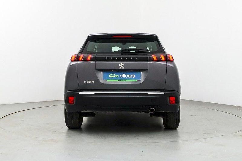 Usado Peugeot 2008 Active 110 CV (80 kW) 2021 Gris SUV