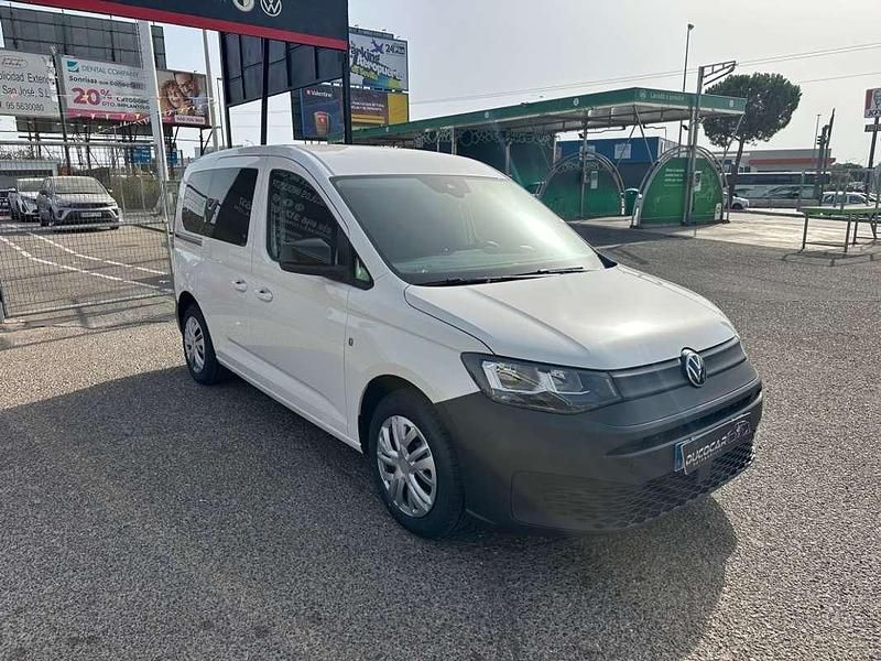 Usado VW Caddy 122 CV (89 kW) 2022 Blanco Monovolumen