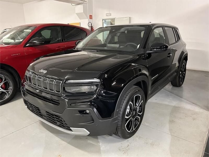 Negro Nuevo 2025 Jeep Avenger Summit SUV | 31.750 € - Imagen 1/4