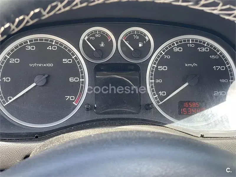 Usado Peugeot 307 110 CV (80 kW) 2003 Gris / plata Berlina