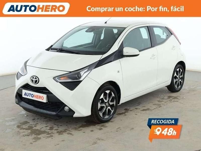 Usado Toyota Aygo X-play 69 CV (50 kW) 2019 Blanco Utilitario