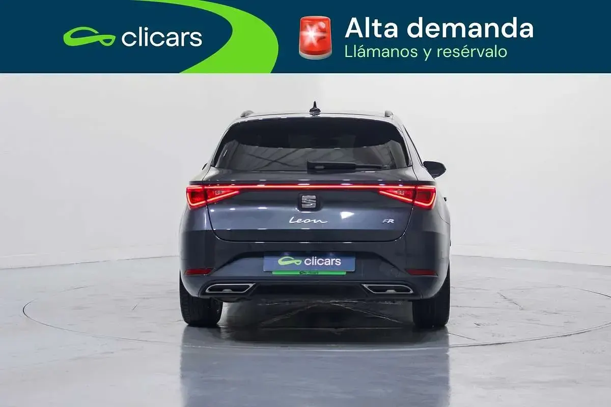 Käytetty Seat Leon ST FR 131 HP (96 kW) 2023 Sininen Farmari