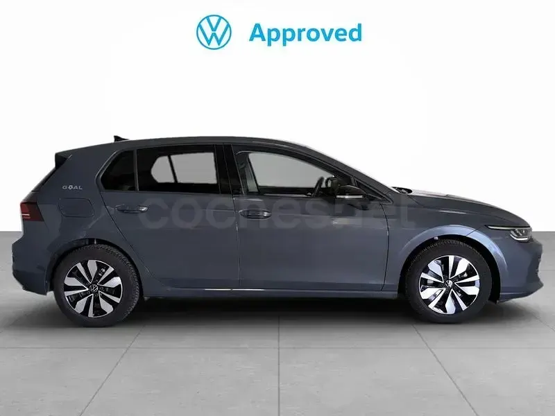 Usado VW Golf VIII Life 116 CV (85 kW) 2024 Gris / plata Berlina