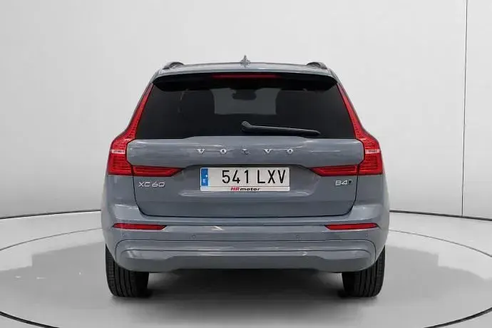 Usado Volvo XC60 Momentum 197 CV (144 kW) 2022 Gris SUV