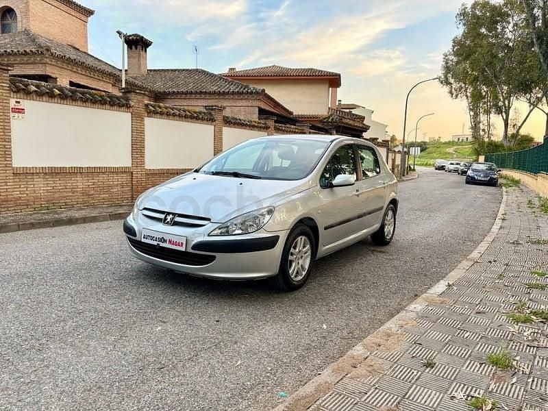 Usado Peugeot 307 110 CV (80 kW) 2004 Gris / plata Berlina