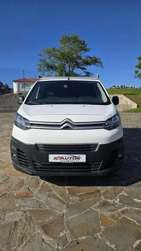 Usado Citroën Jumpy 122 CV (89 kW) 2021 Blanco Monovolumen
