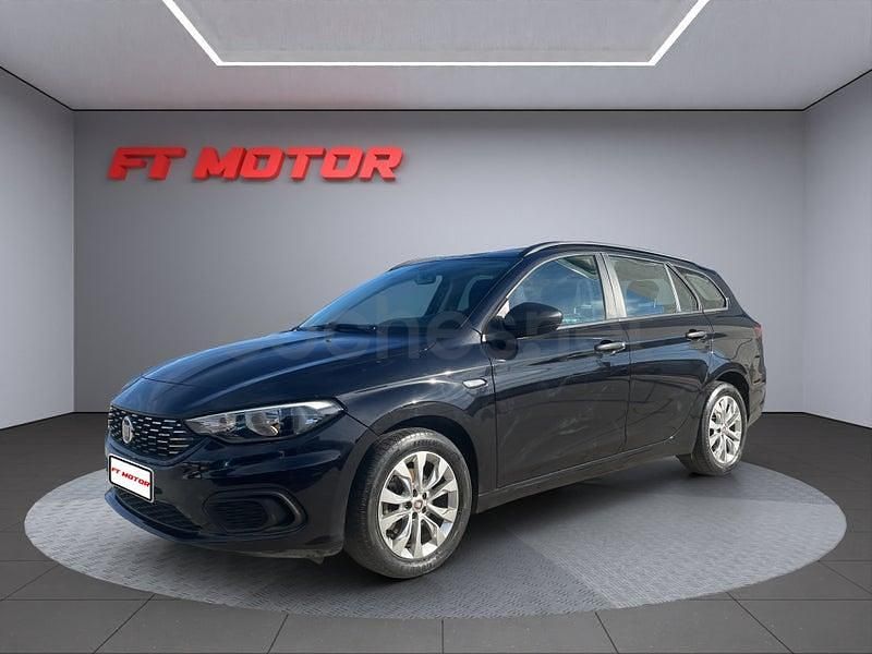 Usado Fiat Tipo Lounge 120 CV (88 kW) 2019 Negro Familiar