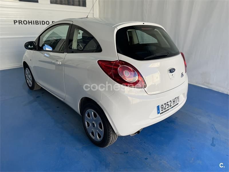 Usado Ford Ka 69 CV (50 kW) 2013 Blanco Berlina