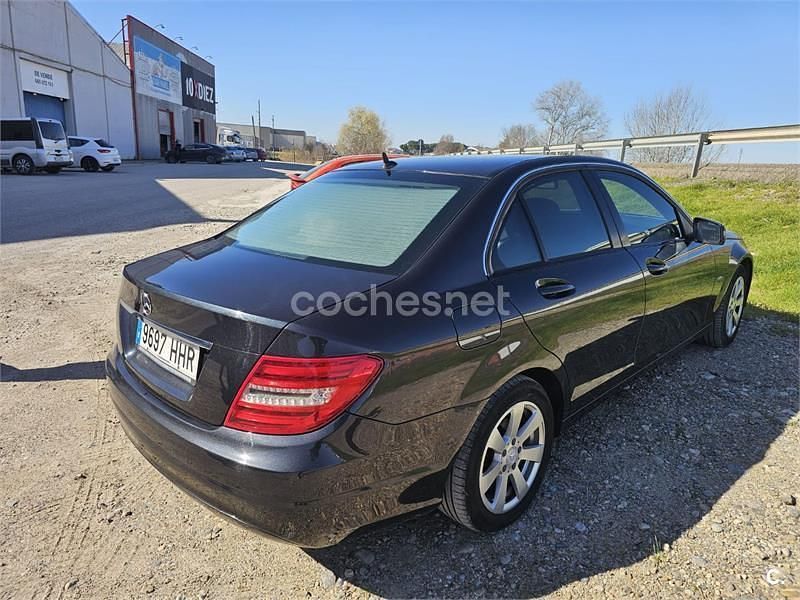 Usado Mercedes C200 Avantgarde 136 CV (100 kW) 2011 Negro Berlina