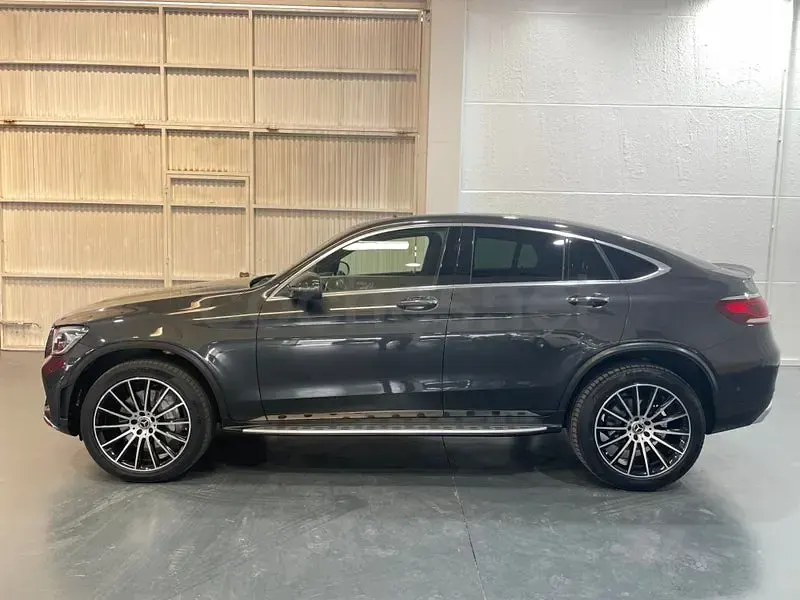 Usado Mercedes GLC300e 306 CV (225 kW) 2022 Negro SUV