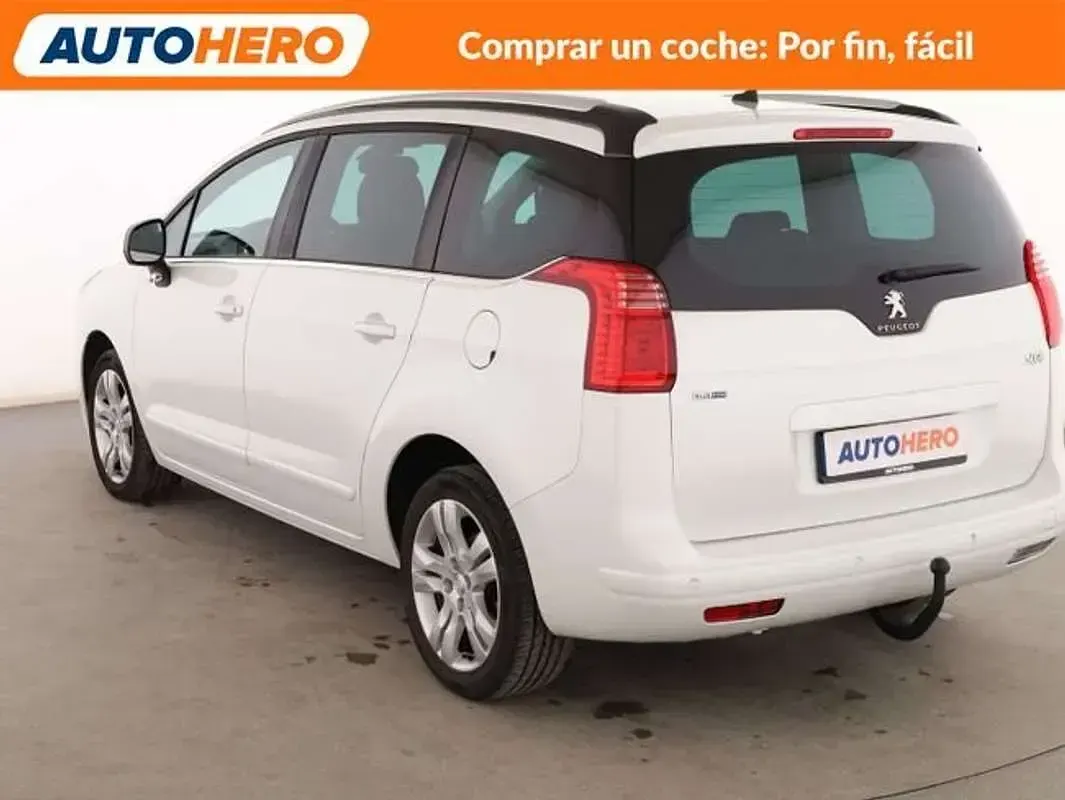 Usado Peugeot 5008 Style 120 CV (88 kW) 2016 Blanco Monovolumen