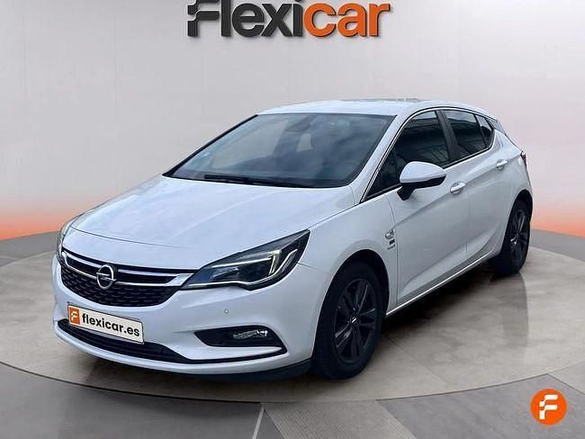 Usado Opel Astra Selective 110 CV (80 kW) 2019 Blanco