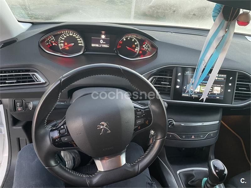 Usado Peugeot 308 Allure 131 CV (96 kW) 2019 Berlina