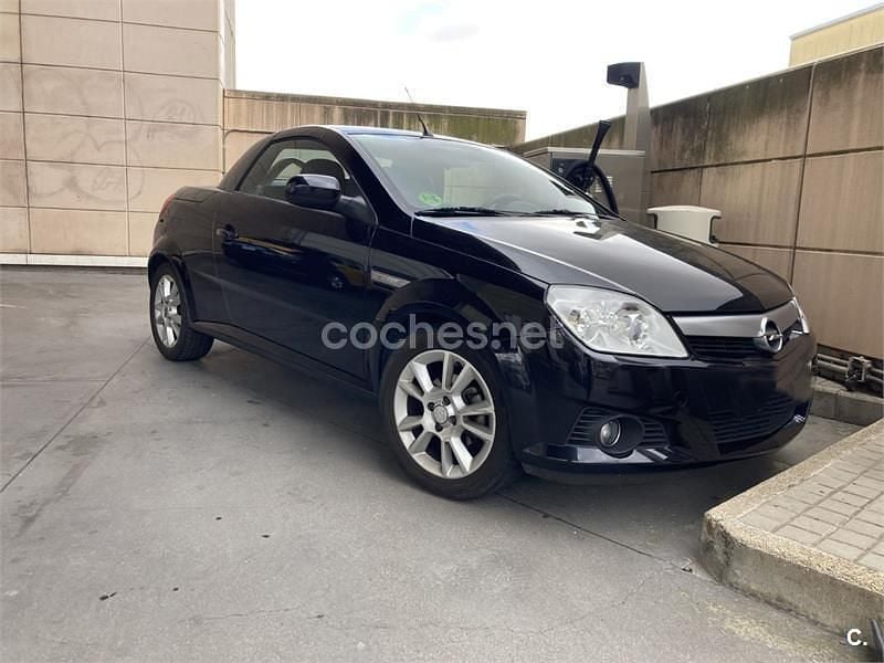 Usado Opel Tigra Sport 90 CV (66 kW) 2007 Negro Descapotable