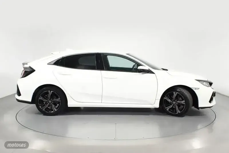 Usado Honda Civic Elegance 129 CV (94 kW) 2019 Blanco Berlina