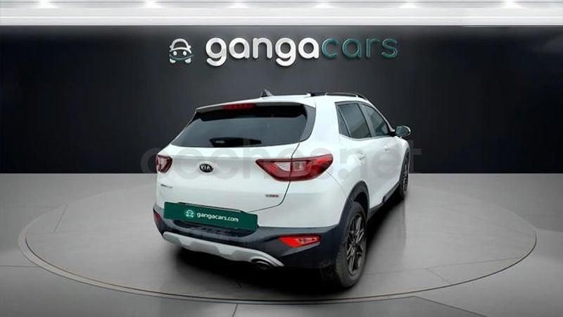 Usado Kia Stonic 100 HP (73 kW) 2022 Branco SUV