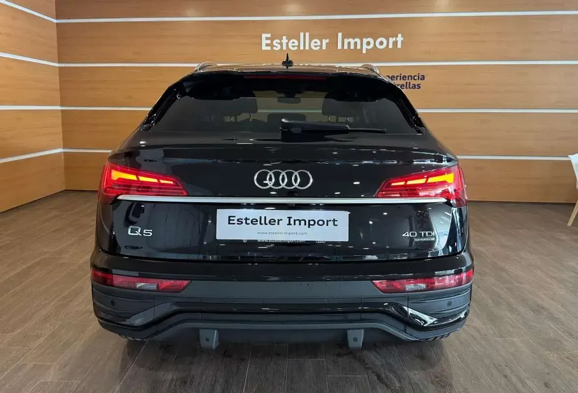 Usado Audi Q5 Advanced 204 CV (150 kW) 2022 Negro SUV