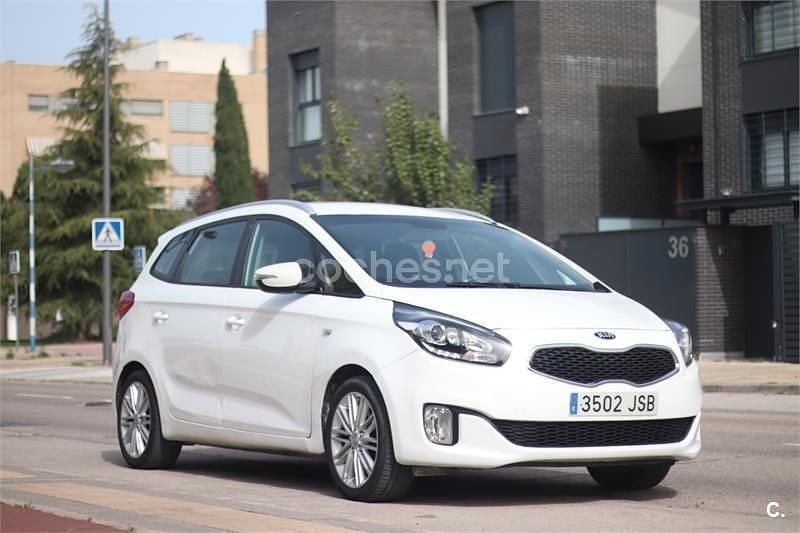 Usado Kia Carens 115 CV (84 kW) 2016 Blanco Monovolumen