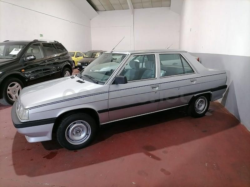 Usado Renault R9 60 CV (44 kW) 1988 Gris / plata Berlina