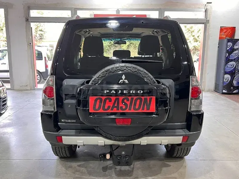 Usado Mitsubishi Montero 170 CV (125 kW) 2008 Negro SUV
