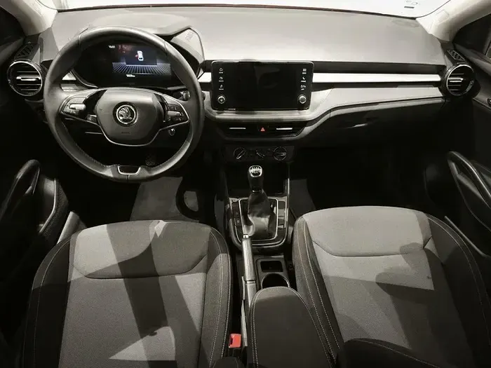 Usado Skoda Fabia Ambition 80 CV (58 kW) 2023 Gris Utilitario