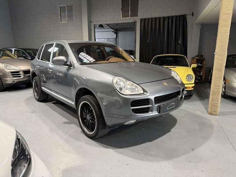 Käytetty Porsche Cayenne 340 HP (250 kW) 2006 Harmaa Katumaasturi