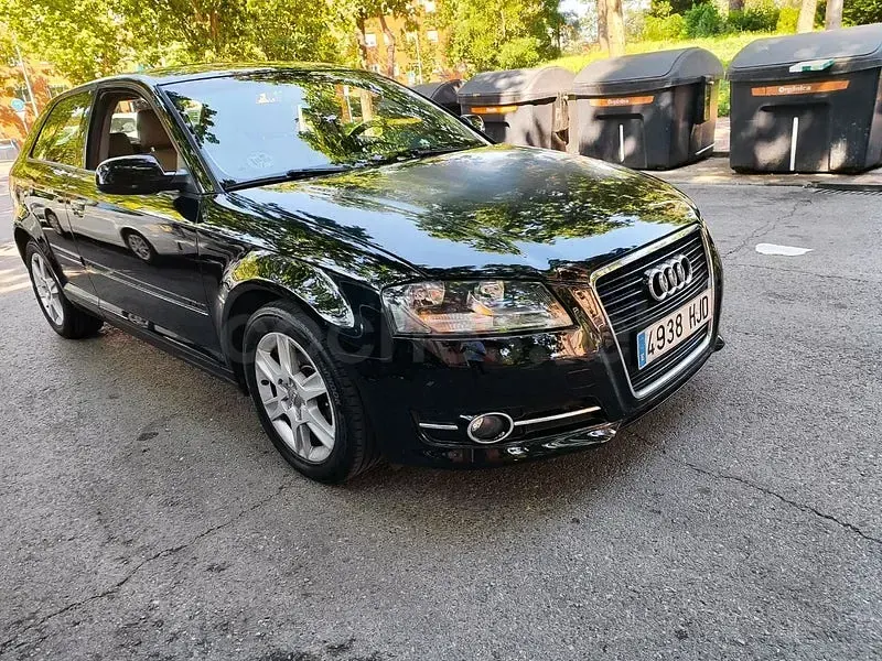 Usado Audi A3 Attraction 105 CV (77 kW) 2012 Negro Utilitario