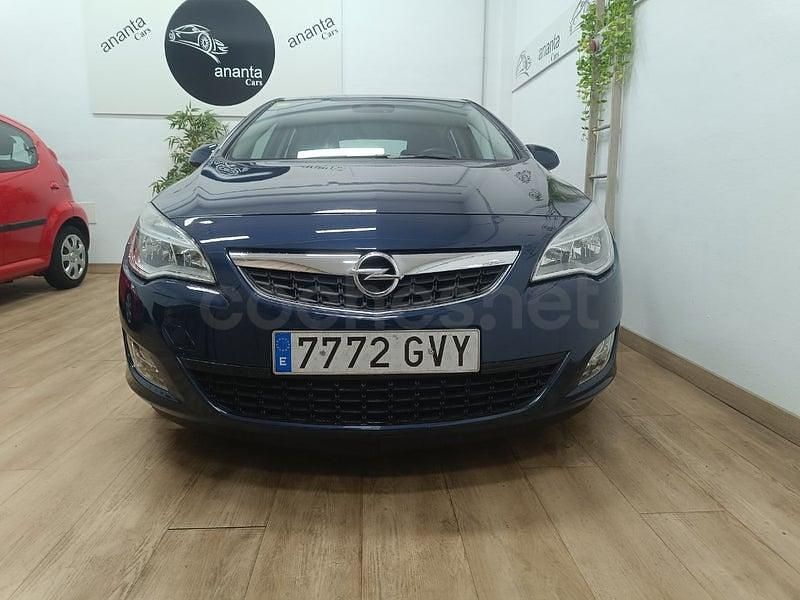 Usado Opel Astra Cosmo 115 CV (84 kW) 2010 Azul Berlina