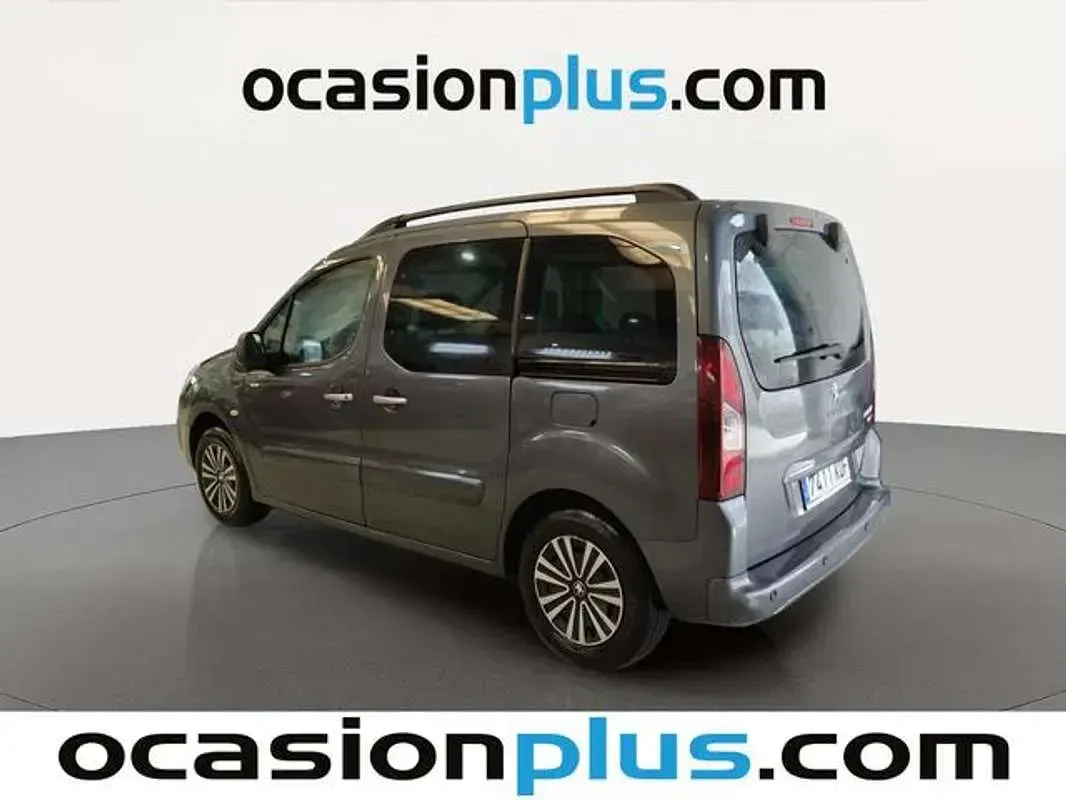 Usado Peugeot TePee Active 100 CV (73 kW) 2017 Gris Familiar