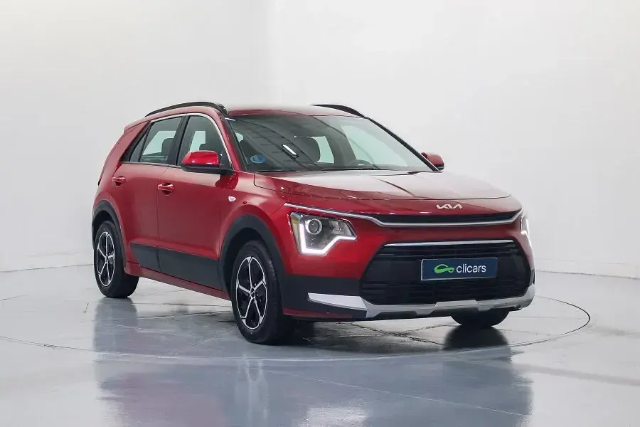 Usado Kia Niro 141 CV (103 kW) 2024 Rojo SUV