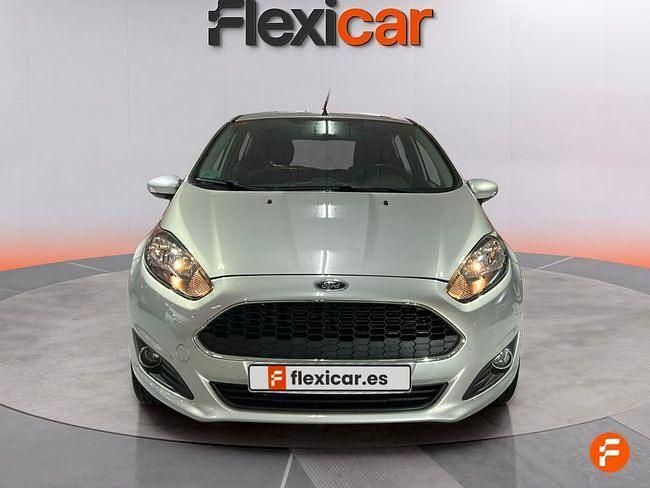 Usado Ford Fiesta Trend 82 CV (60 kW) 2017 Gris Utilitario