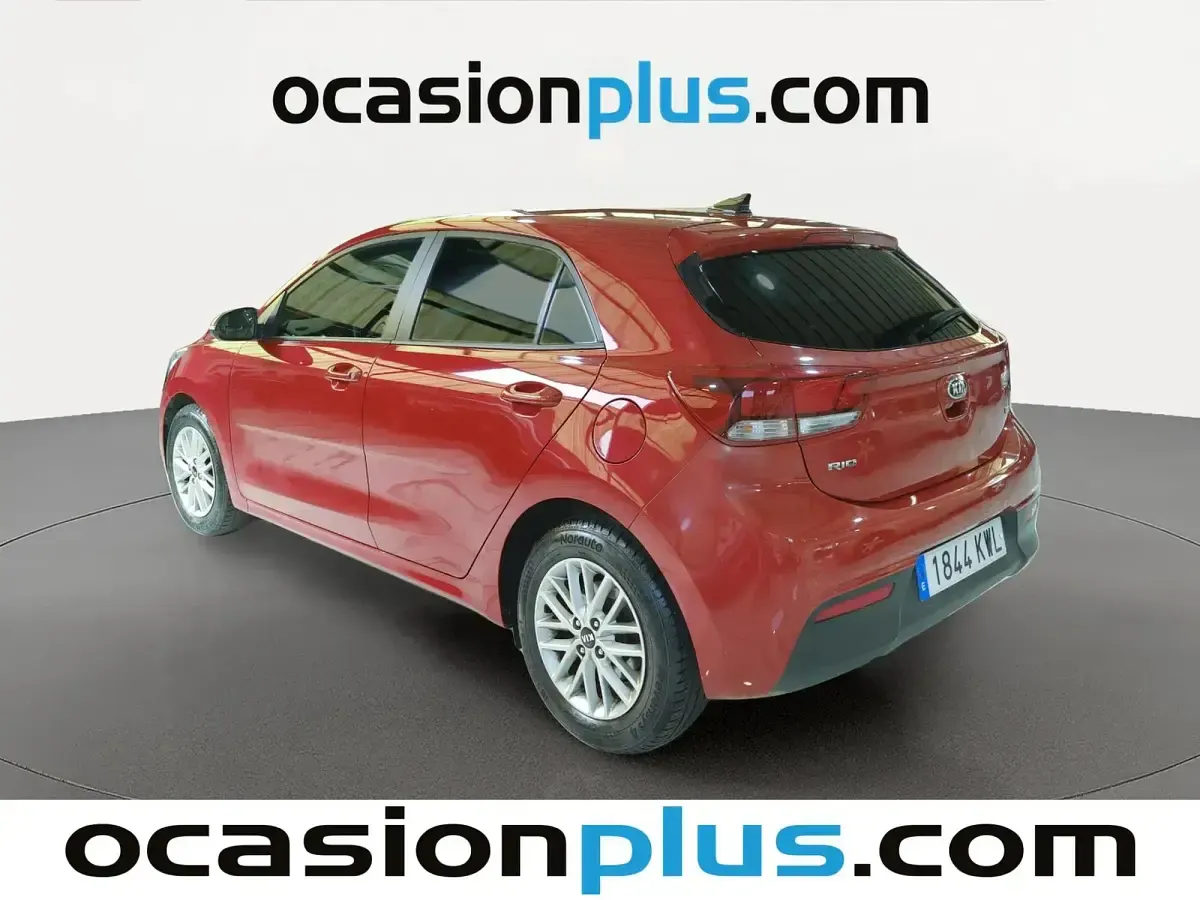 Usado Kia Rio 100 CV (73 kW) 2019 Rojo