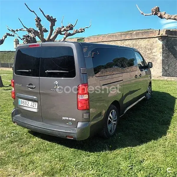 Usado Peugeot Traveller Business-Line 115 CV (84 kW) 2017 Gris / plata Monovolumen
