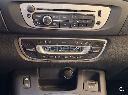 Käytetty Renault Scénic III Dynamique 110 HP (80 kW) 2012 Peessi Tila-auto