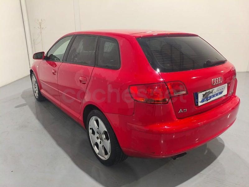Usado Audi A3 Attraction 105 CV (77 kW) 2006 Rojo Berlina