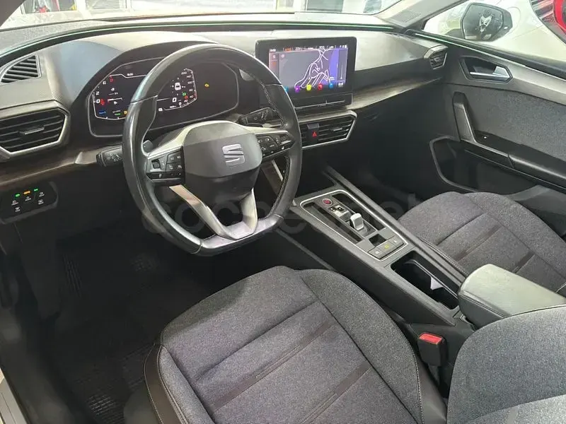 Usado Seat Leon XCELLENCE 204 CV (150 kW) 2021 Blanco Berlina