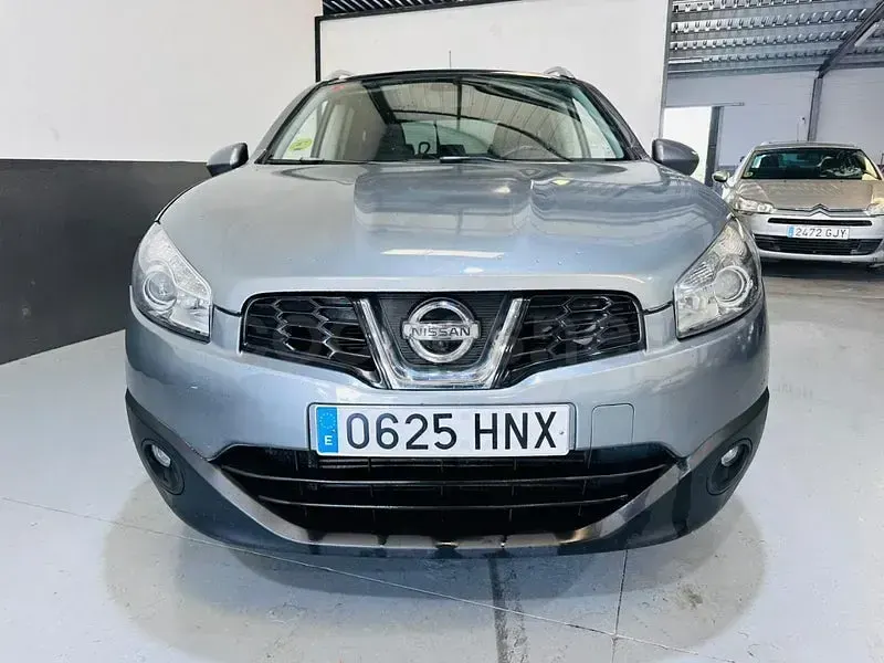Usado Nissan Qashqai +2 360º 130 CV (95 kW) 2013 Gris / plata SUV