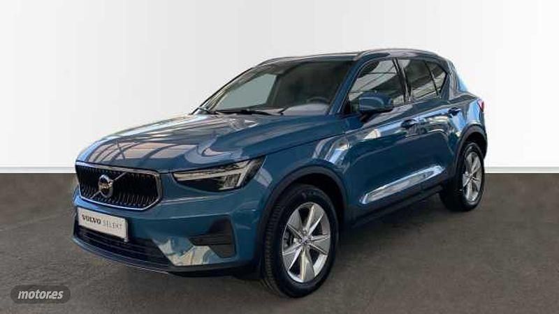 Azul Usado 2025 Volvo XC40 Core SUV | 33.900 € - Imagen 1/3