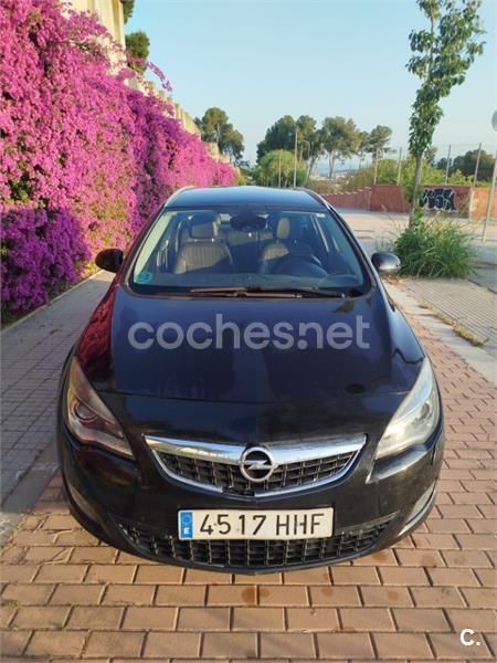 Negro Usado 2011 Opel Astra Sportive Familiar | 3950 € (Super precio) - Imagen 1/4